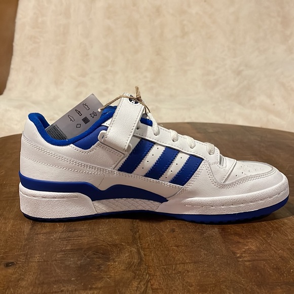 ADIDAS Forum Low Blue and White Sneaker - Picture 5 of 11